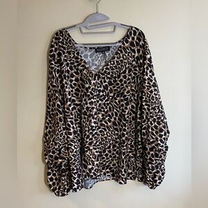 Eloquii Leopard Print Blouse with V-Neck and Balloon Sleeves. Size: 24